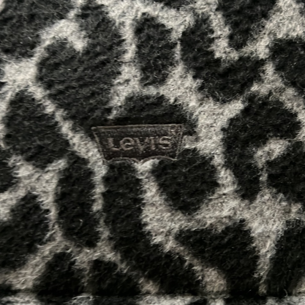 LEVI’S Leopard-Print Wool Blend Puffer Jacket - Picture 6 of 11